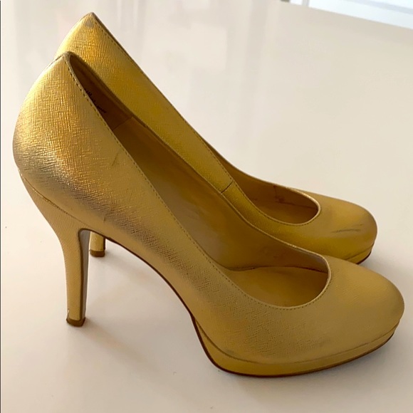 Nine West Gold Pumps 8.5 - Picture 2 of 9